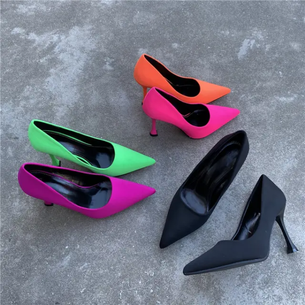 Pink shoes - Image 2