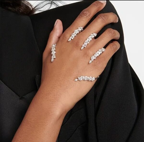 Hand jewelry
